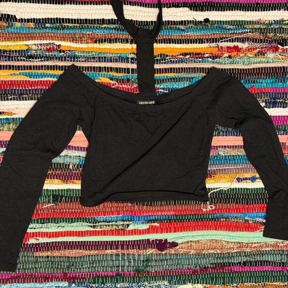 Fashion Nova Tops - Fashion-nova Women's Black Crop-top